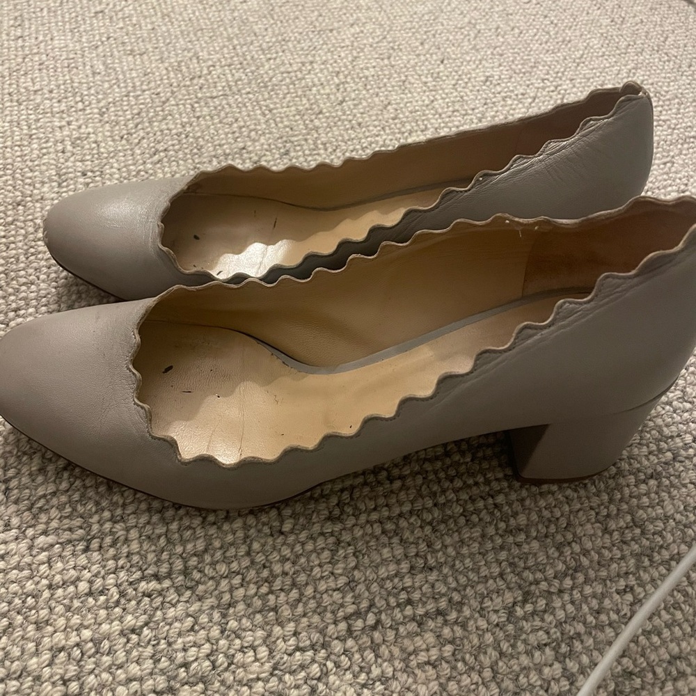 Chloe Lauren pump 
Gray low heel